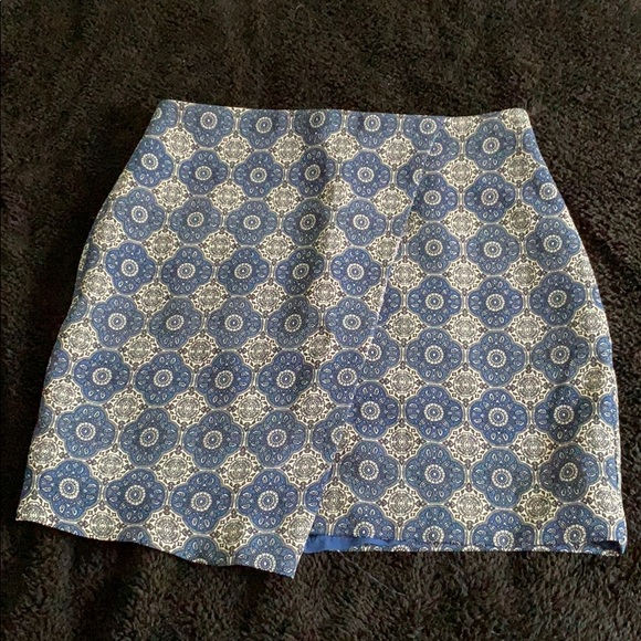 Mango Dresses & Skirts - Asymmetrical blue patterned skirt